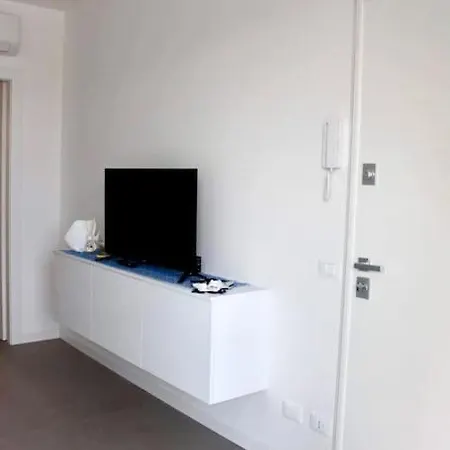 West 2 리도 디 예솔로